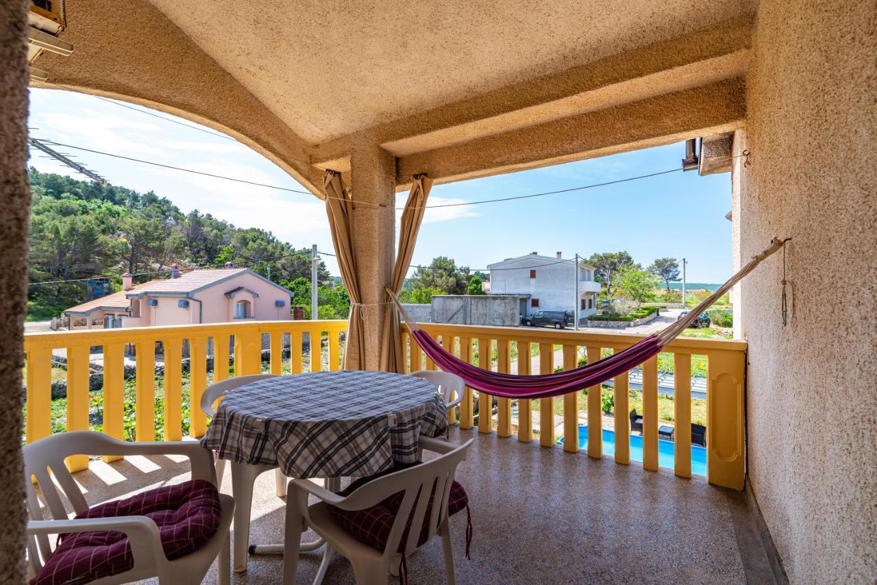 Apartment Sea And Mountain With Pool Novigrad  Exterior photo